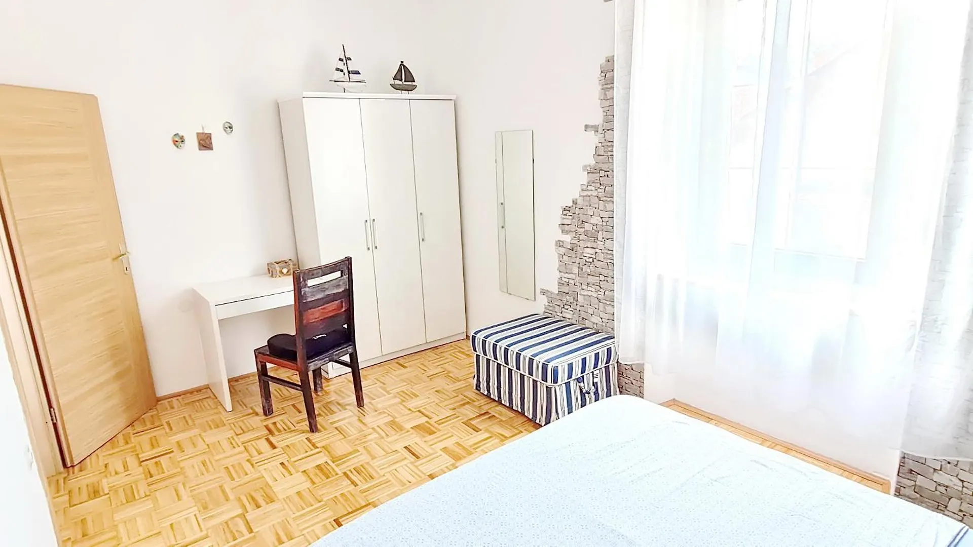 Apartment Sole Di Pola  بولا